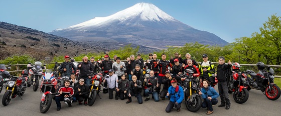 Ducati-We_Ride_As_One-24-Fuji.jpg