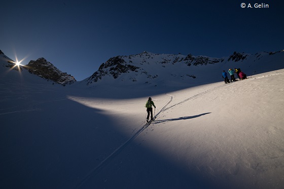 Isère-ochtendgloren-skiers.jpg