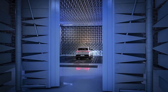 Mercedes Benz EV geluid 19 studio